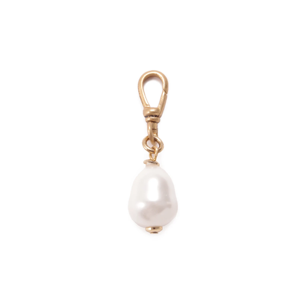 CLOISTER PEARL CHARM