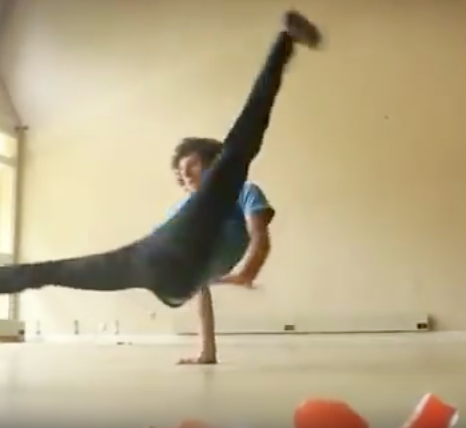 Video: Yoga Breakdancing